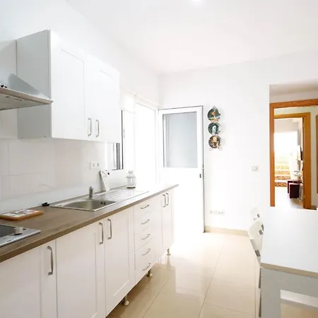 Casa Cerca Del Campo Y La Ciudad Santidad